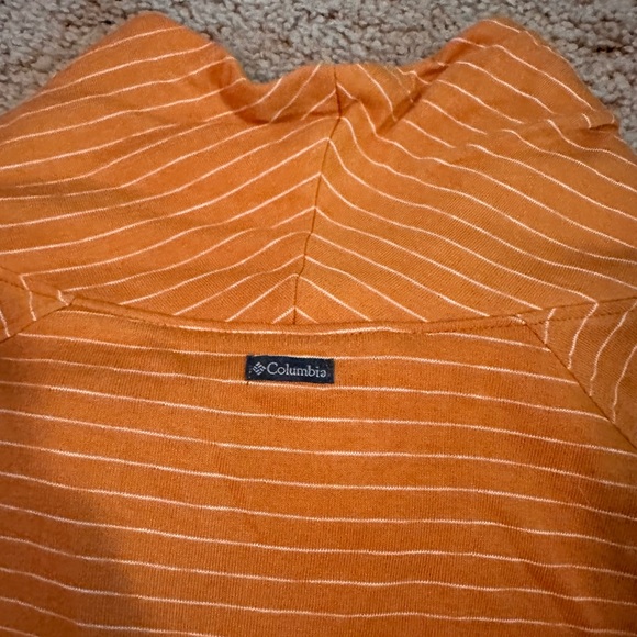 Woman’s Columbia Cowll Neck Top - Picture 8 of 11